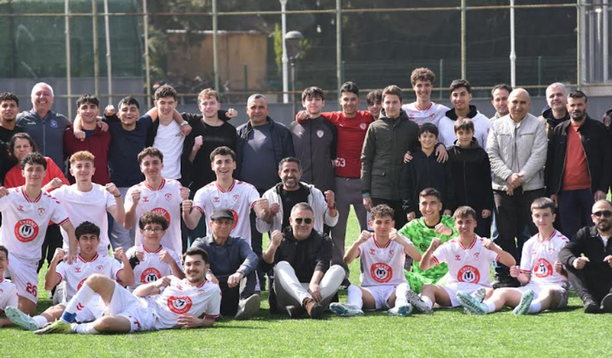 YUNUSEMRE BELEDİYESPOR ÜST ÜSTE ÜÇÜNCÜ KEZ ŞAMPİYON