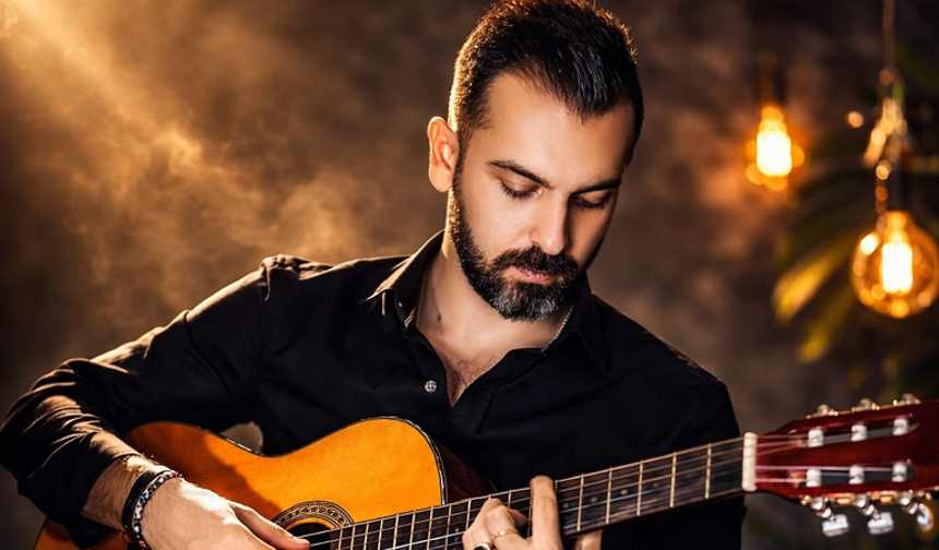 KEMAL CEYHAN 4 AYLIK SESSİZLİĞİNİ 2 ŞARKIYLA BOZDU