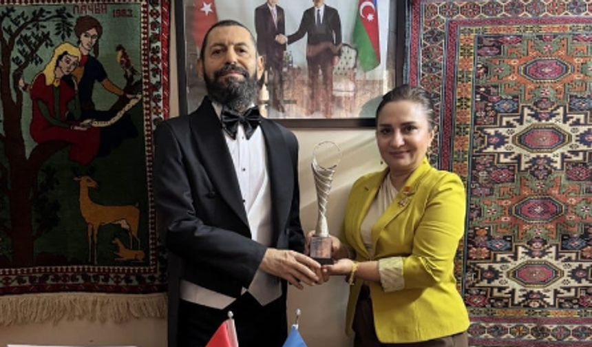 Dünyaca Ünlü Yazar Akif Manaf’a Anlamlı Ödül: “Barış Sanatı Ödülü”