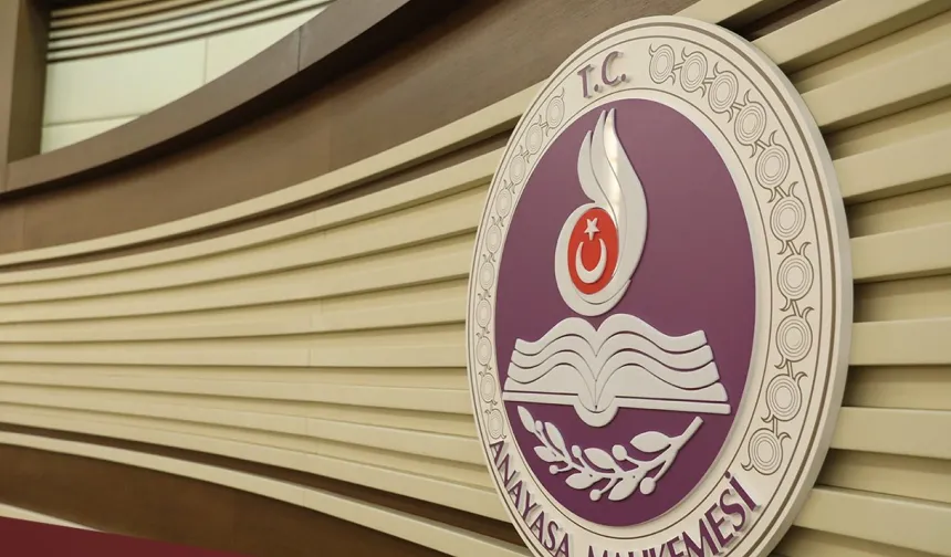 Anayasa Mahkemesi, 'isim değişikliği ilanı' kuralını iptal etti