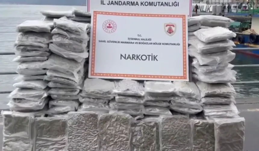 İstanbul açıklarında narko operasyon... Kilolarca skunk ele geçirildi