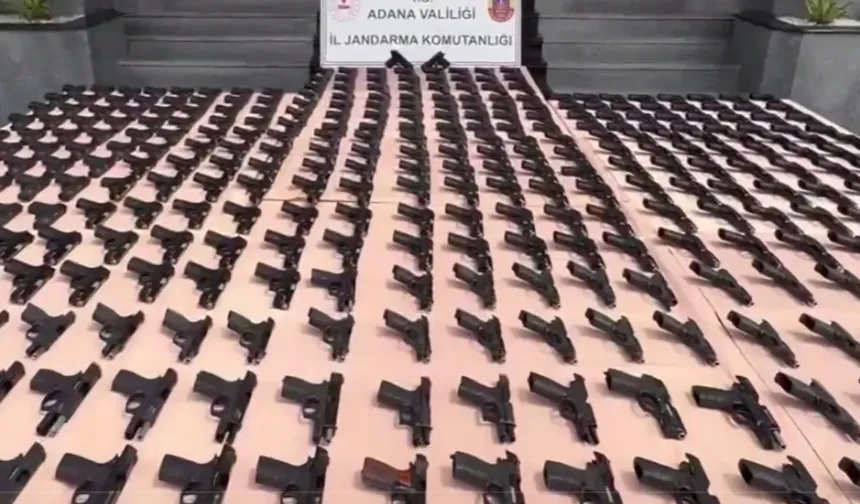 Jandarma'dan dev operasyon... 1.107 ruhsatsız tabanca ele geçirildi