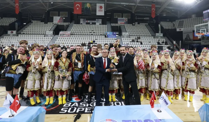 Manisa Büyükşehir 'Halk Oyunları Yarışması'na damga vurdu