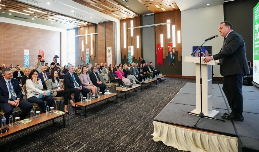 Mesir'in Şifa Mirası Bilimle Buluştu: Manisa'da Fitoterapi Günleri Başladı