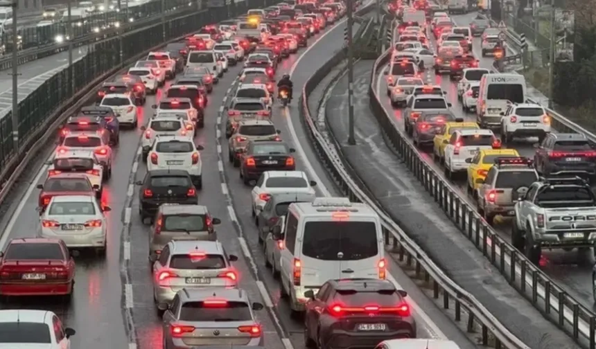 Trafiğe kayıtlı taşıtlar 34 milyonu geçti