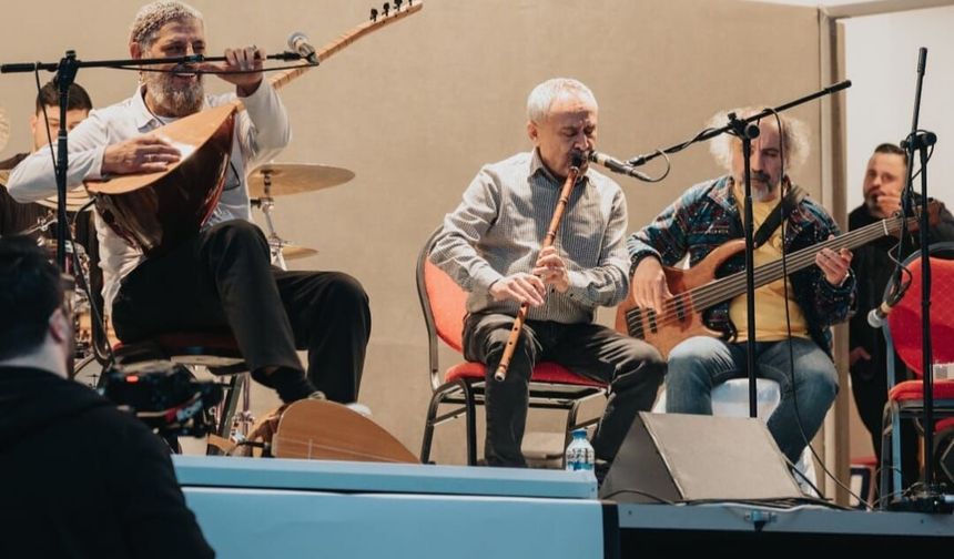 Müziğin Ustaları Avrupa’da Gönülleri Fethetti