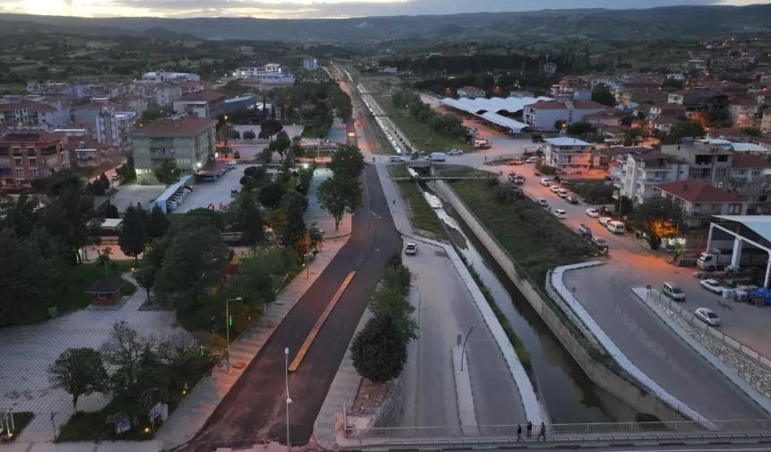 Manisa Köprübaşı sıcak asfaltla ilk kez tanıştı