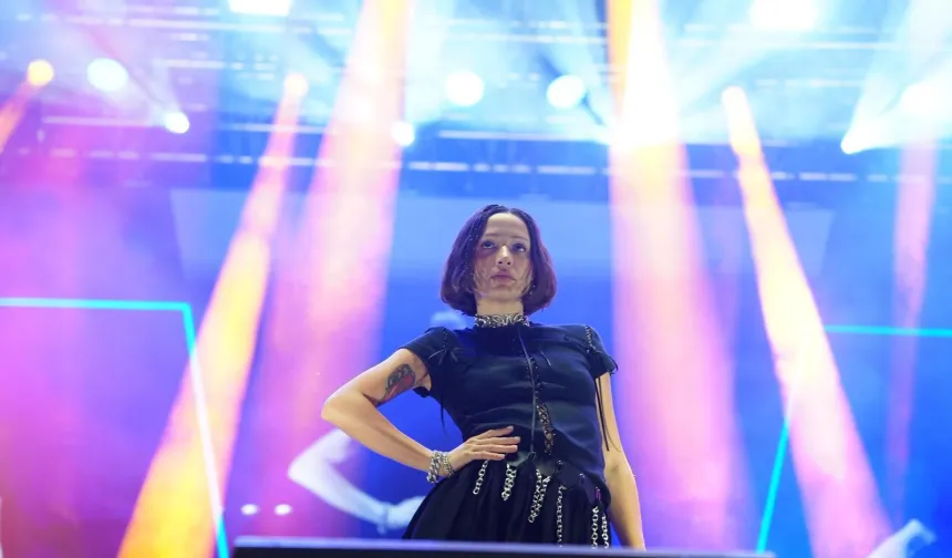 Manisa'da Gençlik Festivali Zeynep Bastık konseriyle başladı