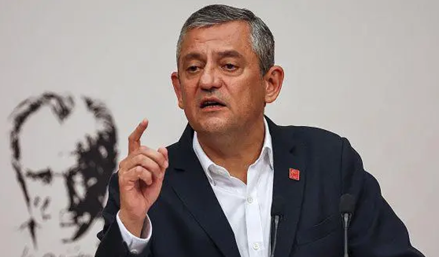 Özgür Özel CHP Grup Başkanlığına Yeniden Seçildi: 96 Vekilden 95’inin Oyunu Aldı