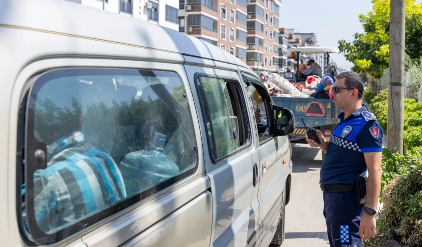 İzmir Büyükşehir'den tarım işçisi servislerine sıkı denetim