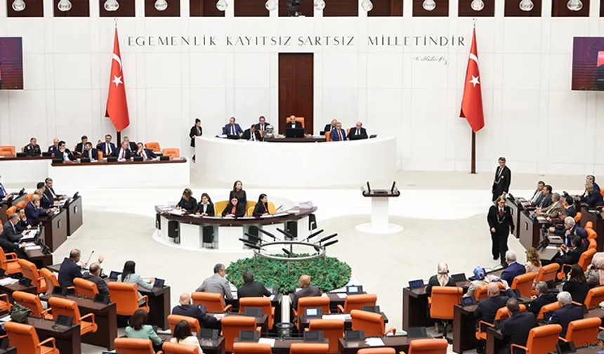 TSK'yı ilgilendiren kanun teklifi yasalaştı... Uzman erbaş, subay ve kamu istihdamına yeni düzenlemeler