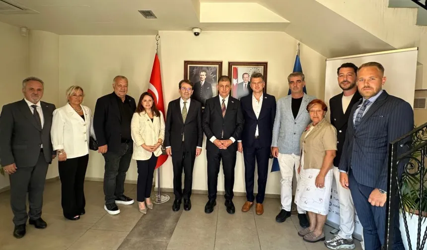İzmir ile Kosova arasındaki iletişim güçleniyor