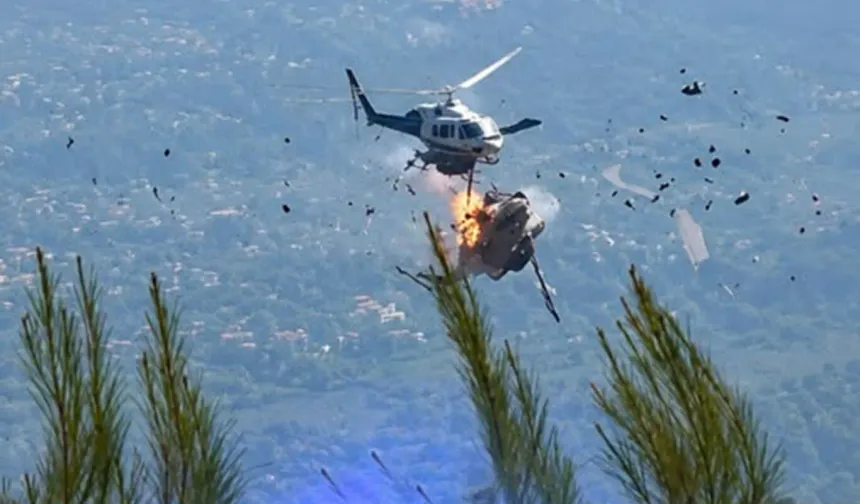 Yunanistan'da Yangına Müdahale Eden İki Helikopter Havada Çarpıştı