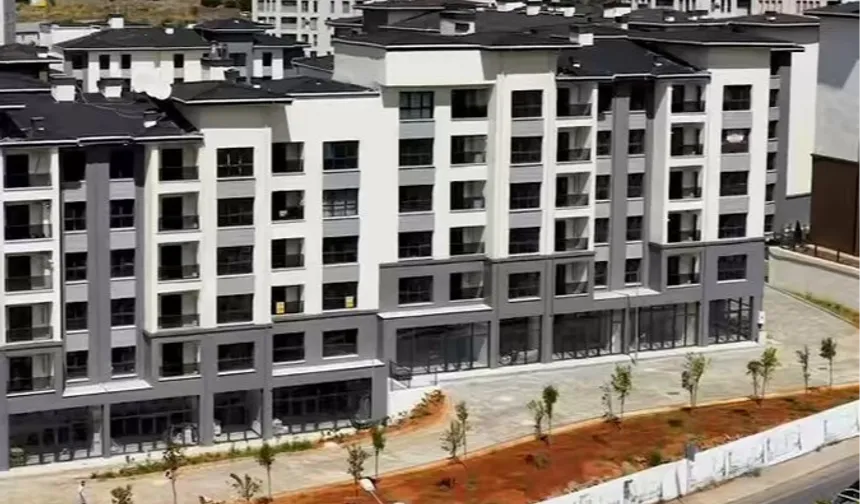 Bakan Murat yarın kiraya sunulacak TOKİ'nin Ataşehir'deki konutları paylaştı