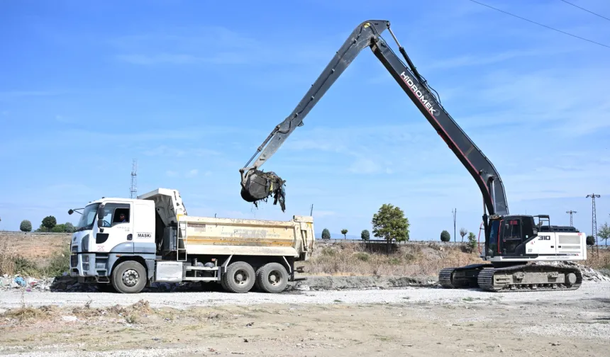 Manisa'da MASKİ'den 250 kilometrelik dere temizliği