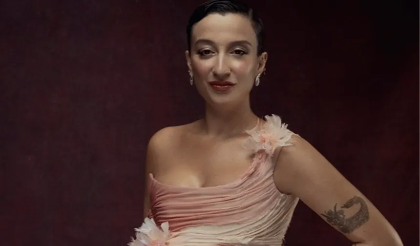 Melike Şahin'den yeni tekli 'Ölmem Ölemem'