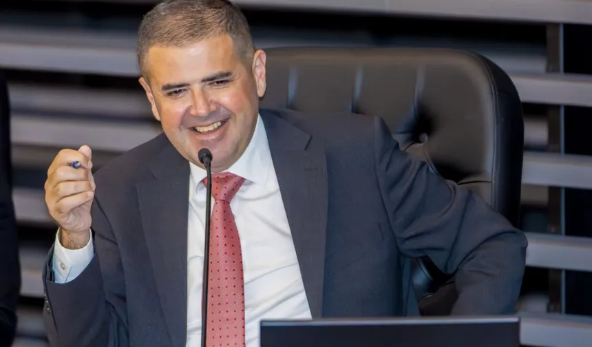 Mezitli Belediye Başkanı CHP'den ihraç edildi