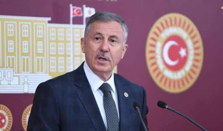 Selçuk Özdağ’dan Davutoğlu’na Sert Sözler: “Dükkân Kapatır Gibi Parti Kapattı”