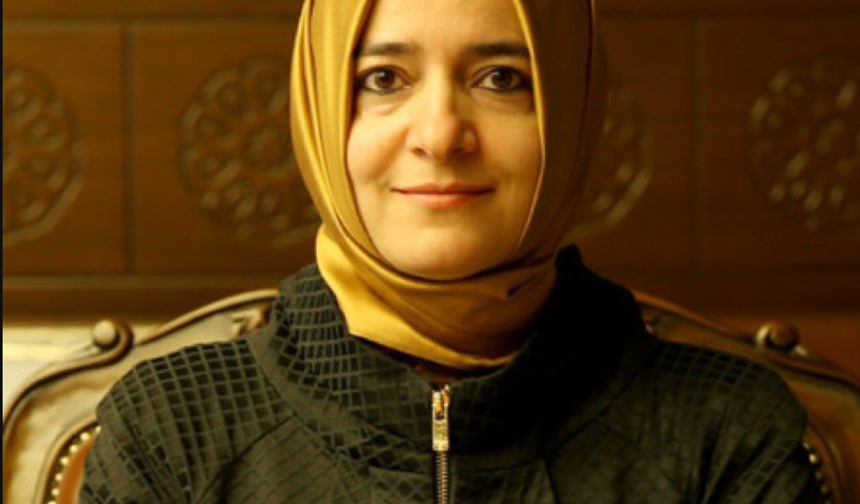 Özata Hisseleri İddialarının Ardından Fatma Betül Sayan Kaya İstifa Etti