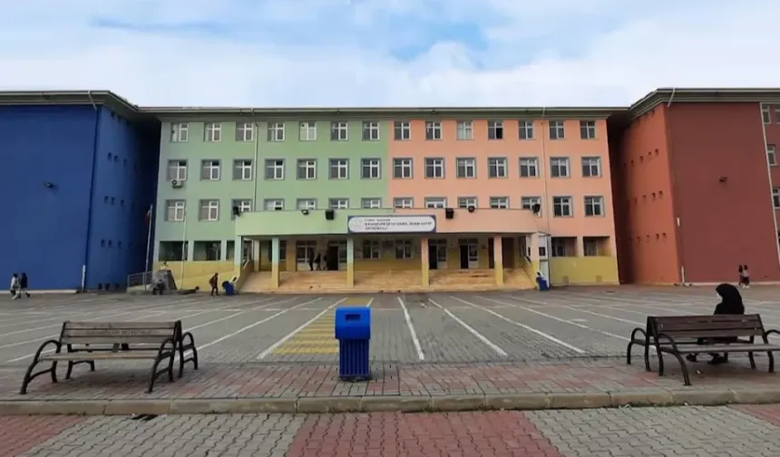 Başakşehir'de o okulda eğitime 2 gün ara!