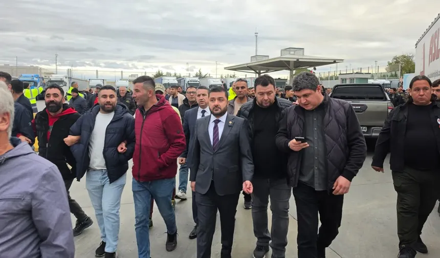 Kapıkule'de tır şoförlerinin vize isyanı! Yazgan'dan hizmet pasaportu çağrısı