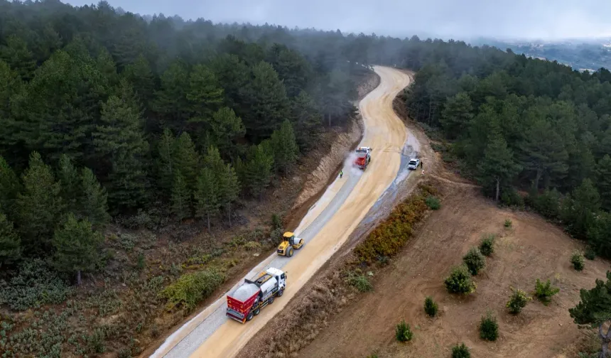 Manisa Demirci Söğütçük'te 11 kilometrelik yol için çalışma başladı